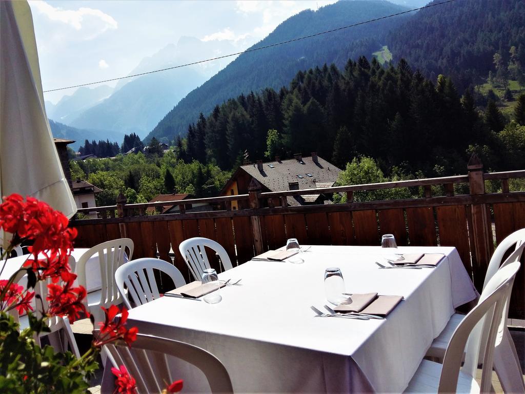 Albergo Al Maniero Ponte Di Legno Exterior photo